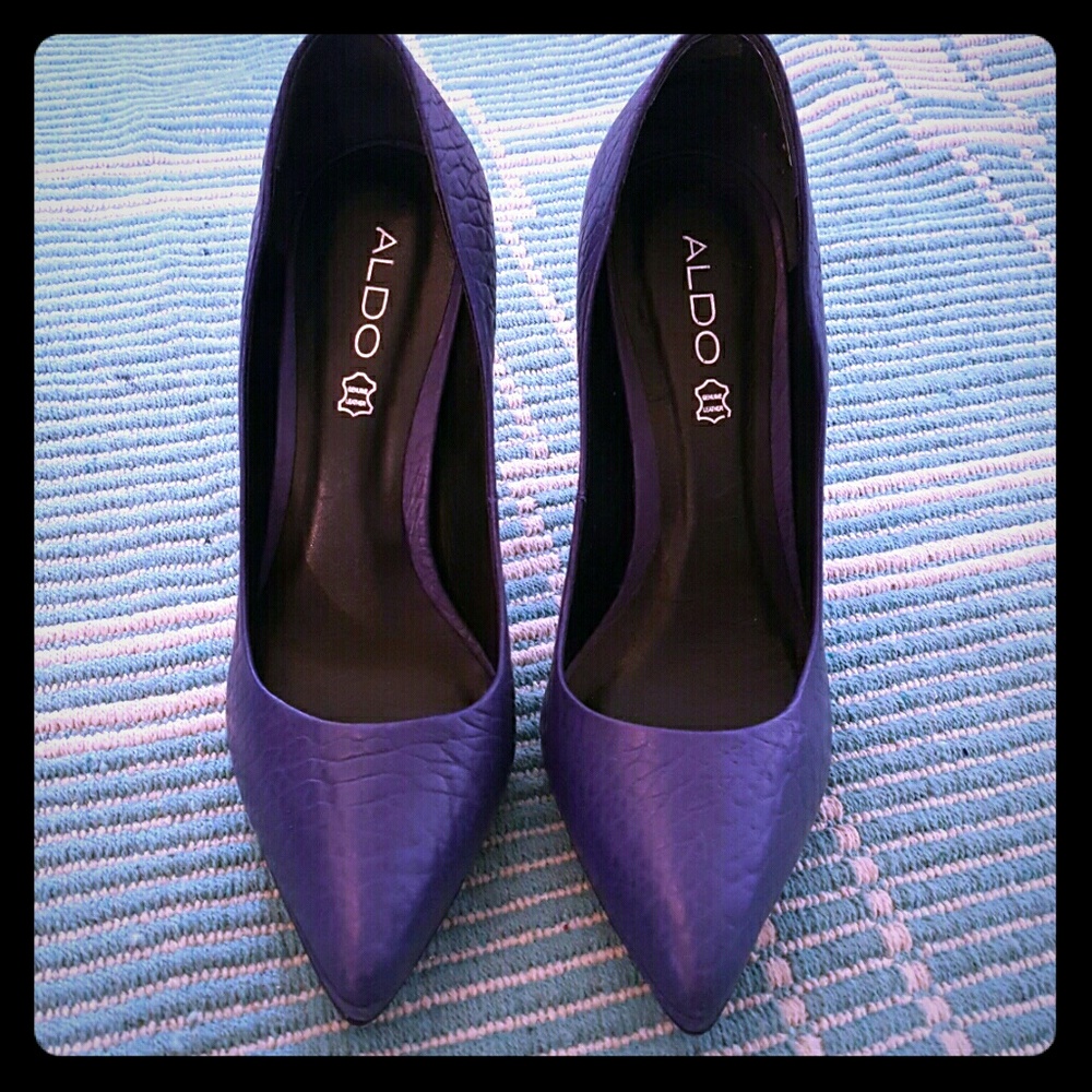 ALDO Genuine Leather blue pumps